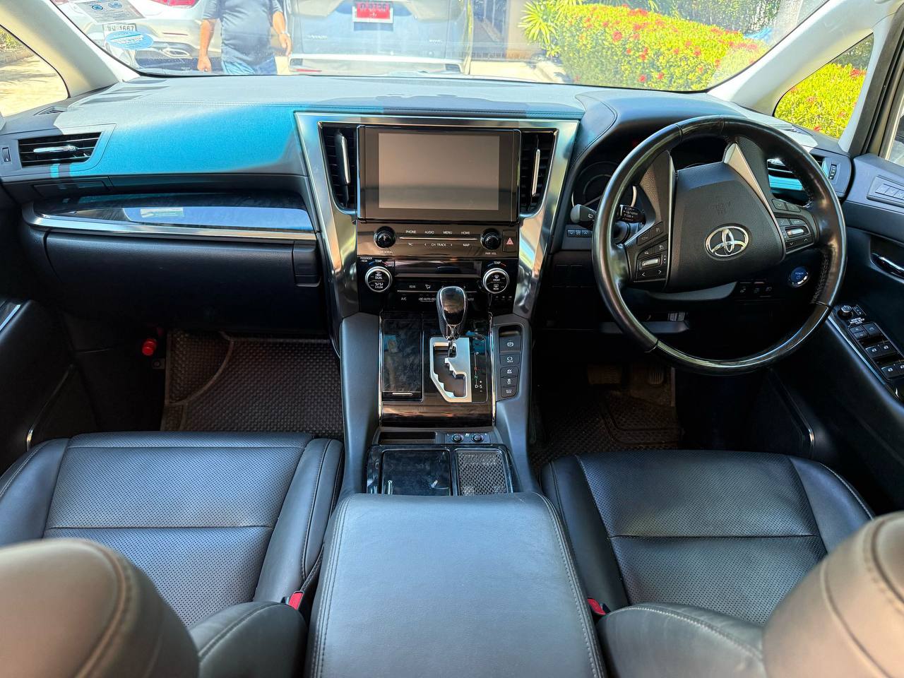 Продажа гибридного автомобиля в Таиланде