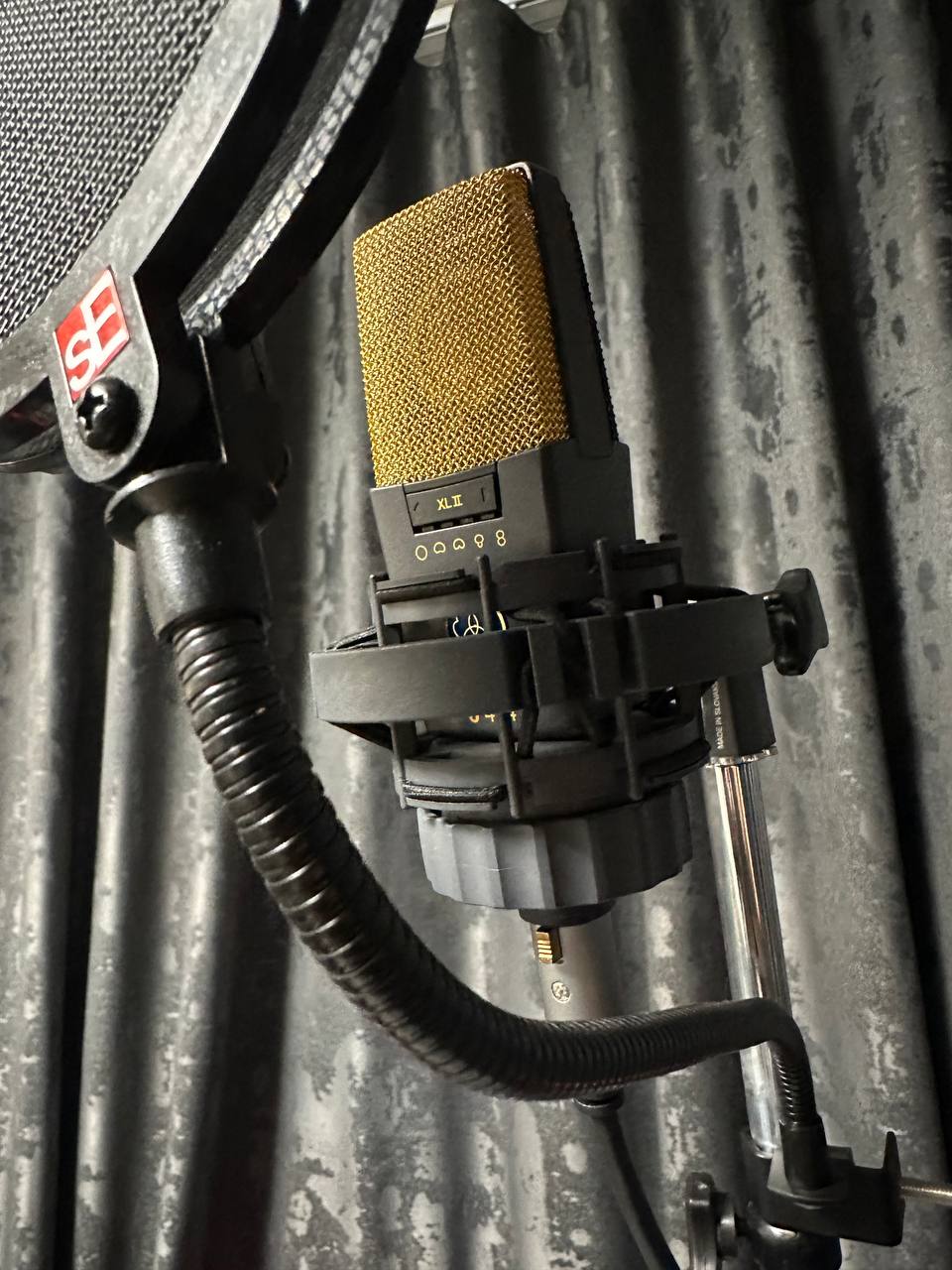Продажа студийного микрофона