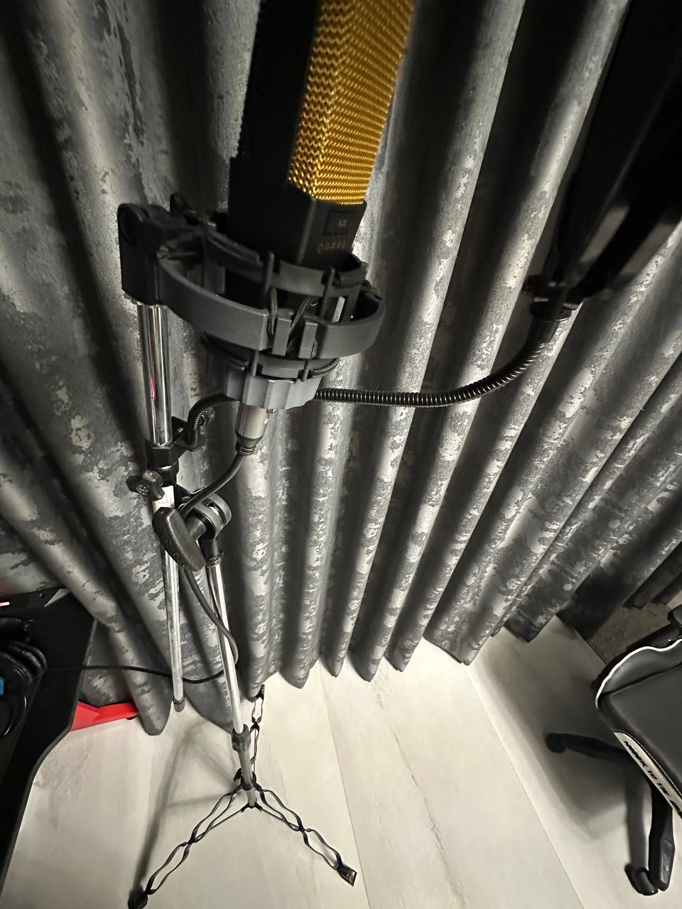 Продажа студийного микрофона