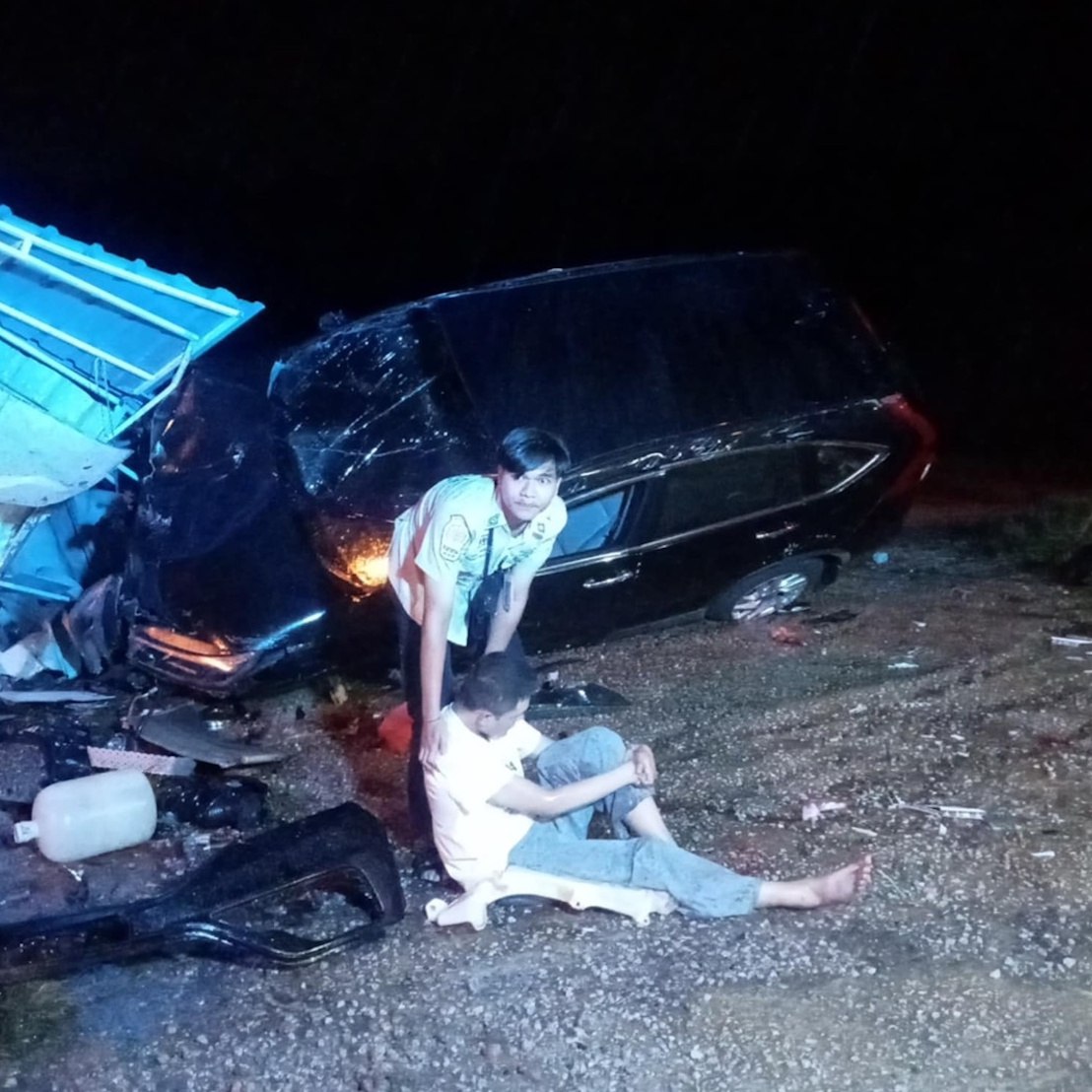 Полицейский протаранил кафе в Таланге