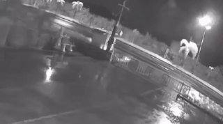 Полицейский протаранил кафе в Таланге
