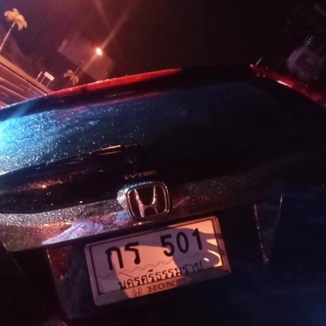 Полицейский протаранил кафе в Таланге