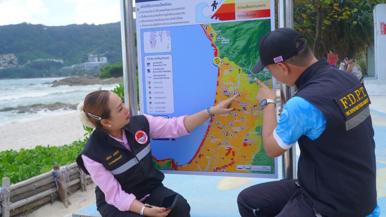 Тренировка эвакуации при цунами в Патонге