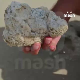 Российские туристы нашли амбру на пляже