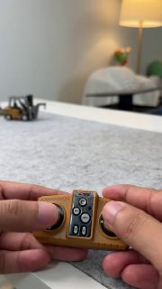 Игрушечный экскаватор для детей