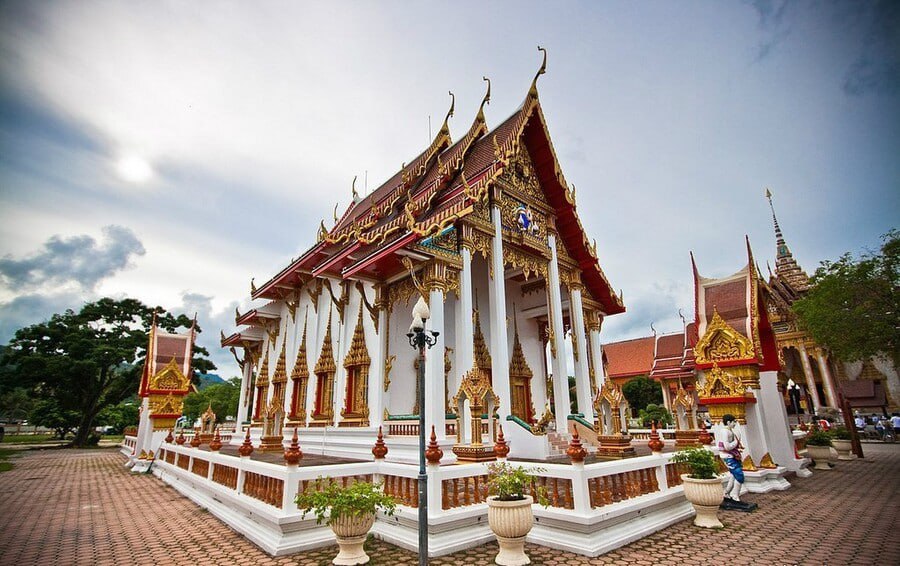 Буддистский храм Ват Чалонг на Пхукете