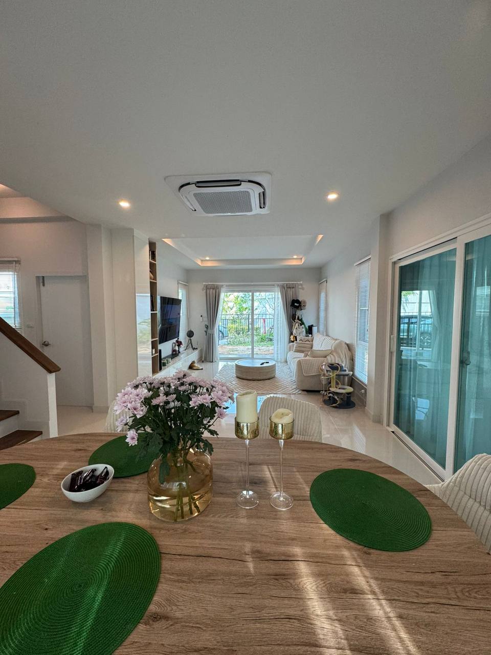 Дом с бассейном в охраняемом посёлке