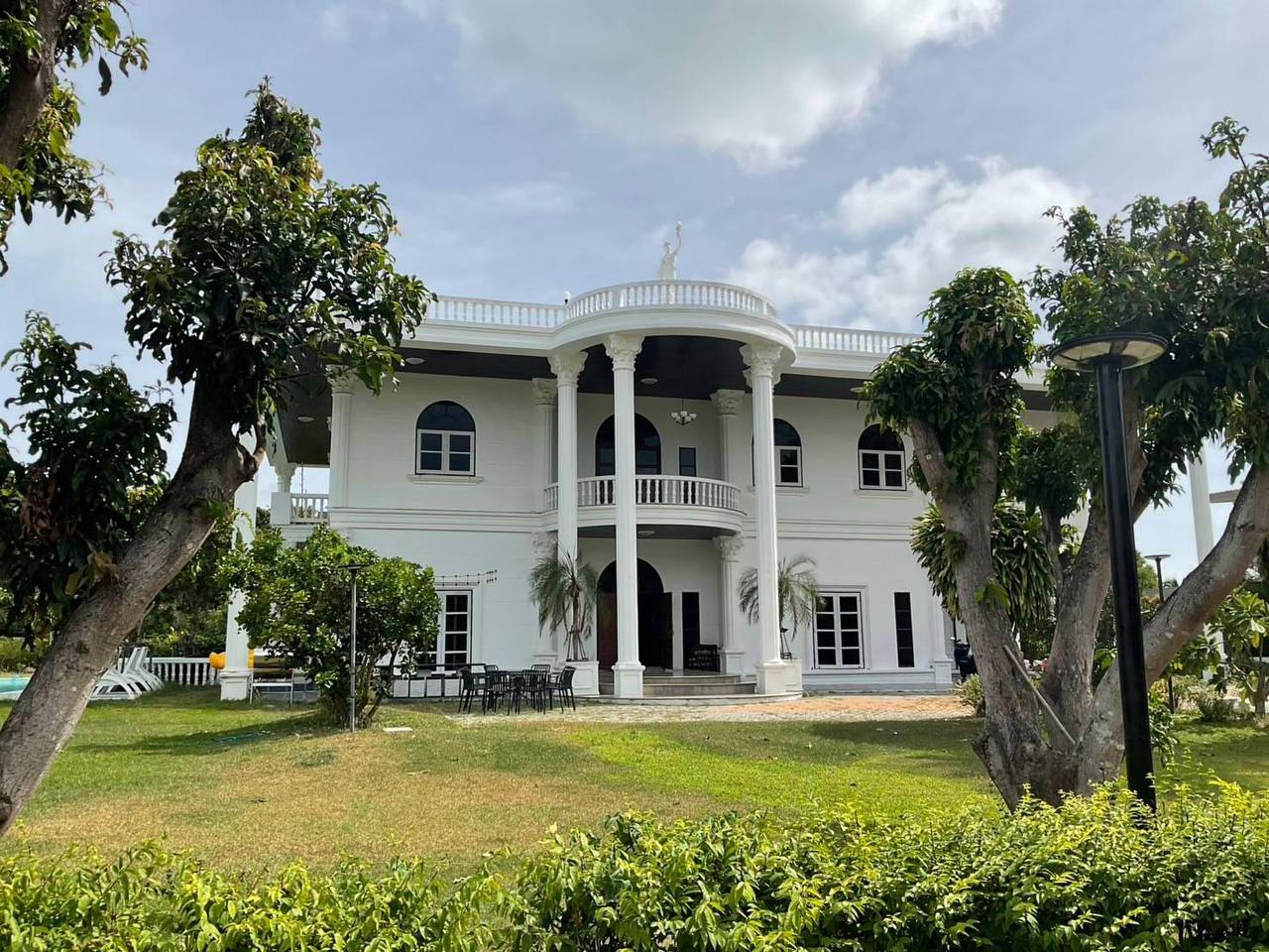 Аренда шикарной виллы у моря