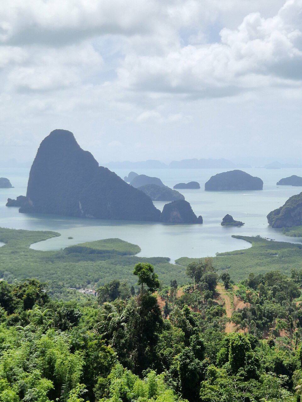 Отель на пляже в Тайланде