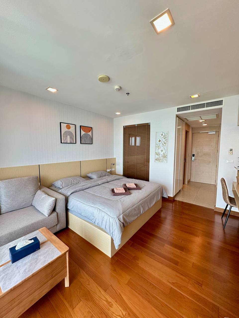 Просторная студия на первой береговой линии