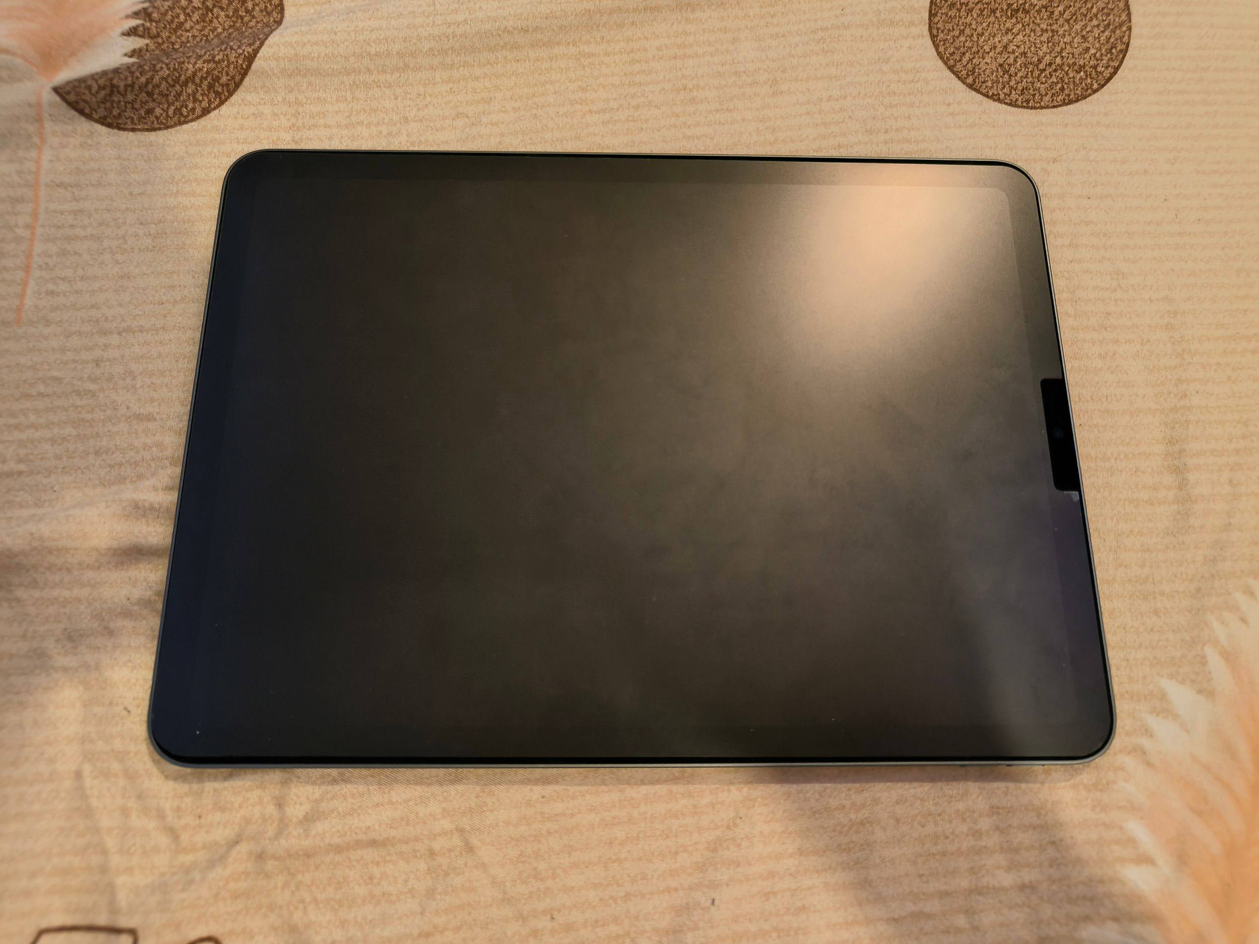 Продажа планшета с аксессуарами