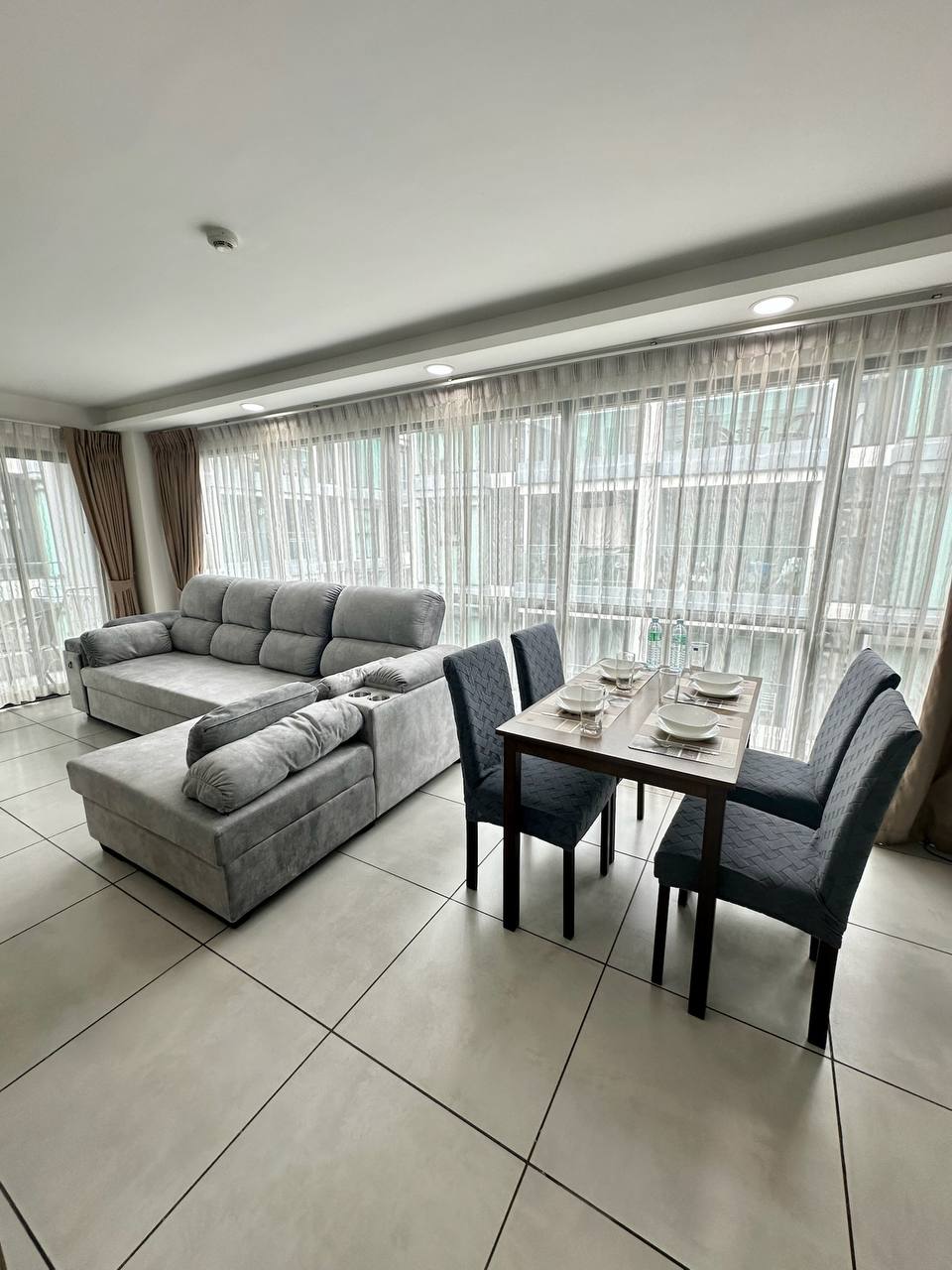 Современный жилой комплекс на Пратамнаке