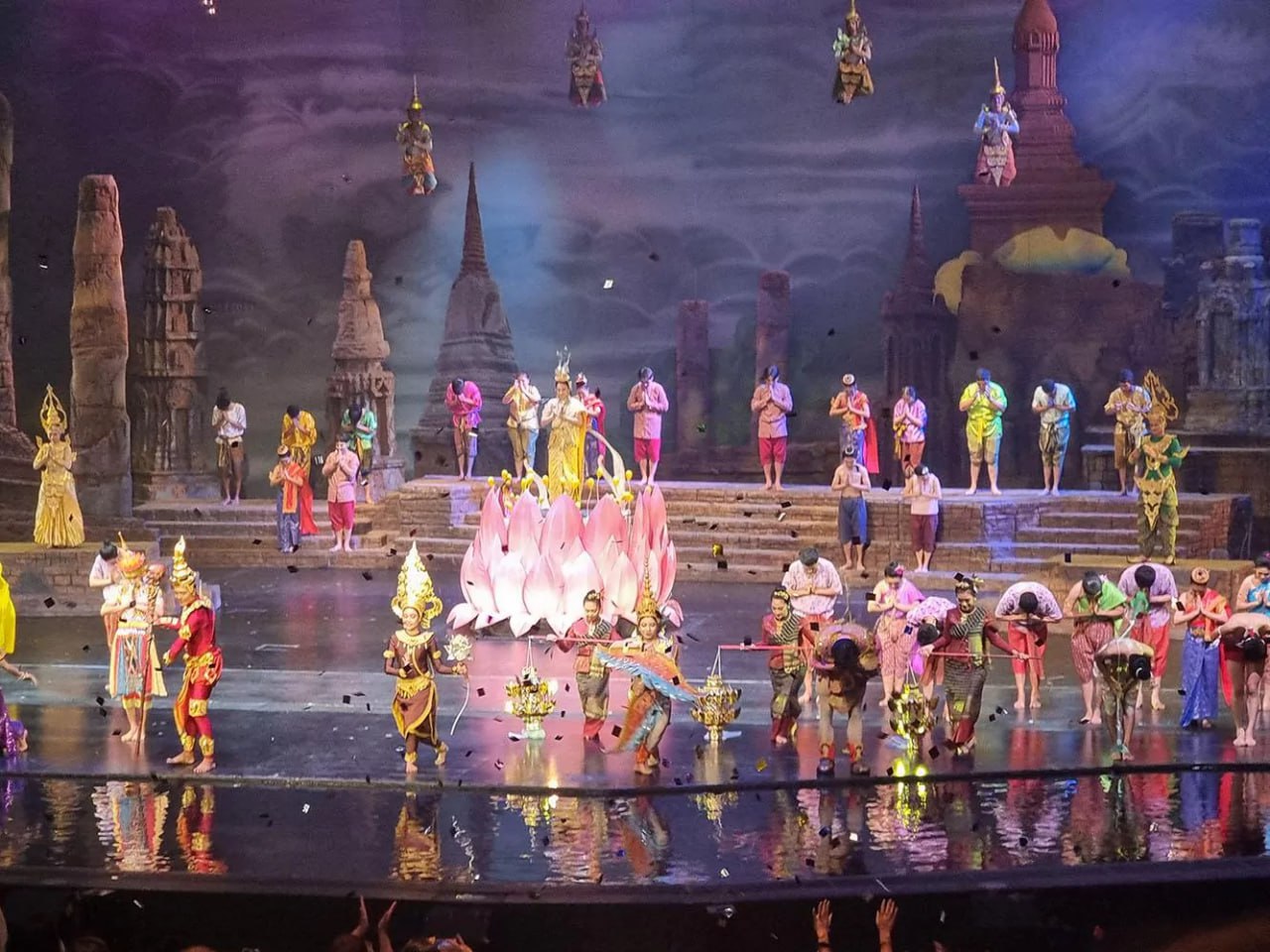 Иммерсивное шоу о культуре Таиланда