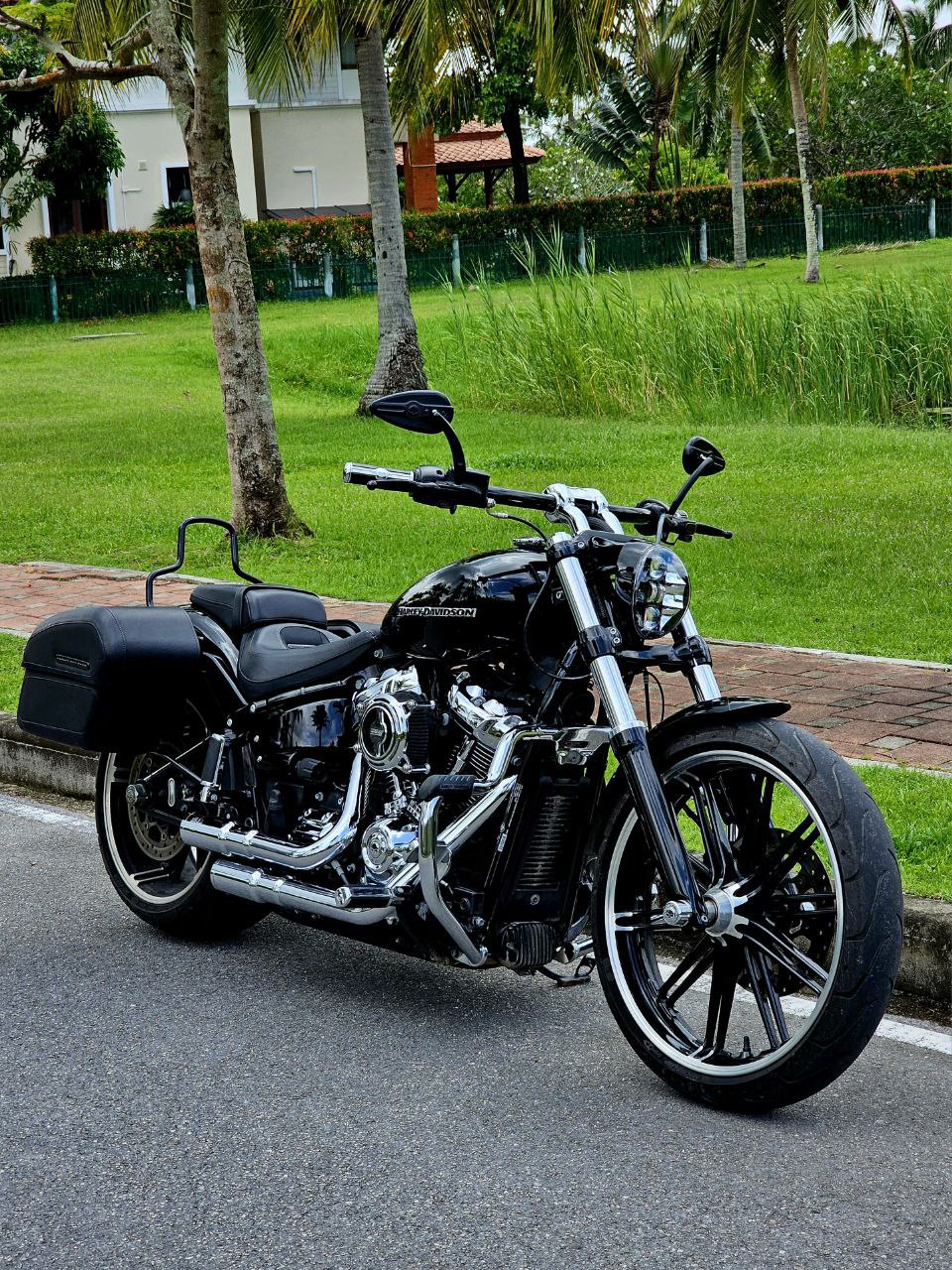 Аренда автомобилей и мотоциклов