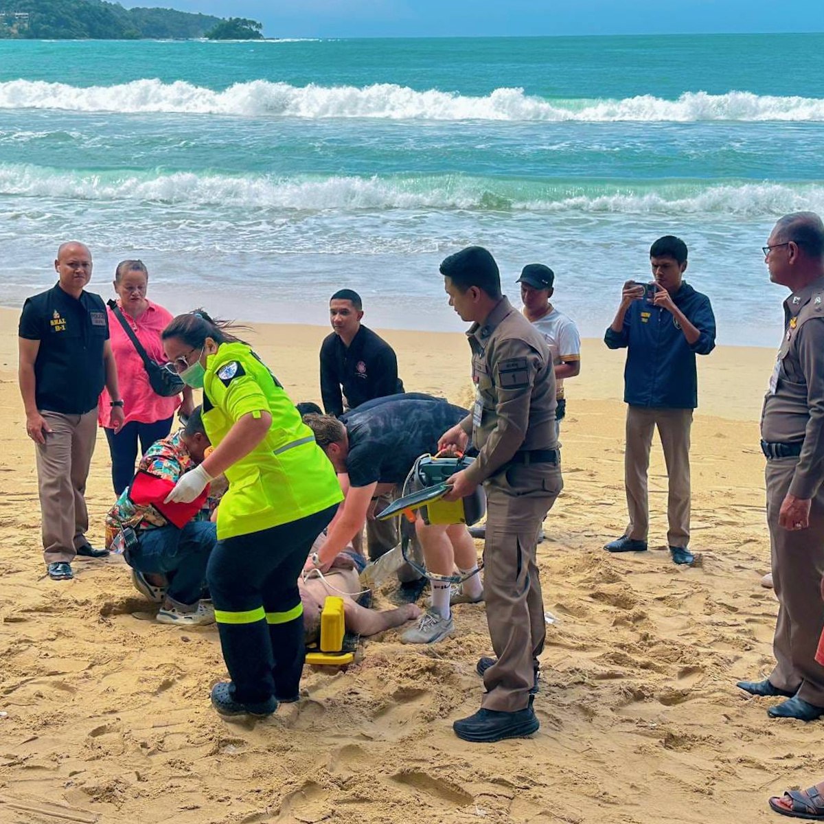 Иностранец утонул на пляже Най-Янг