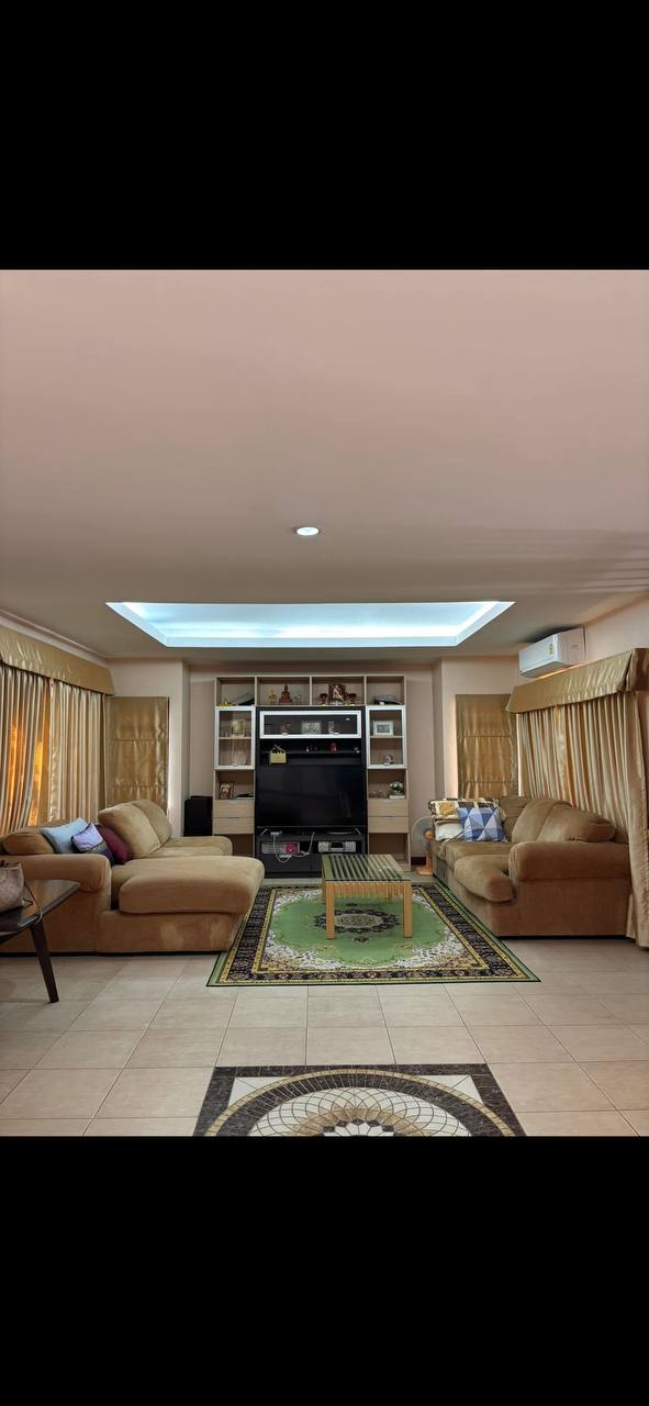 Продажа загородного дома в Кхао Яй