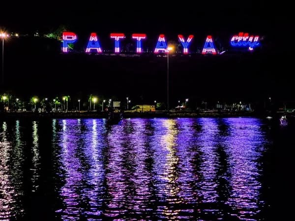 Новая система освещения на пирсе Бали Хай