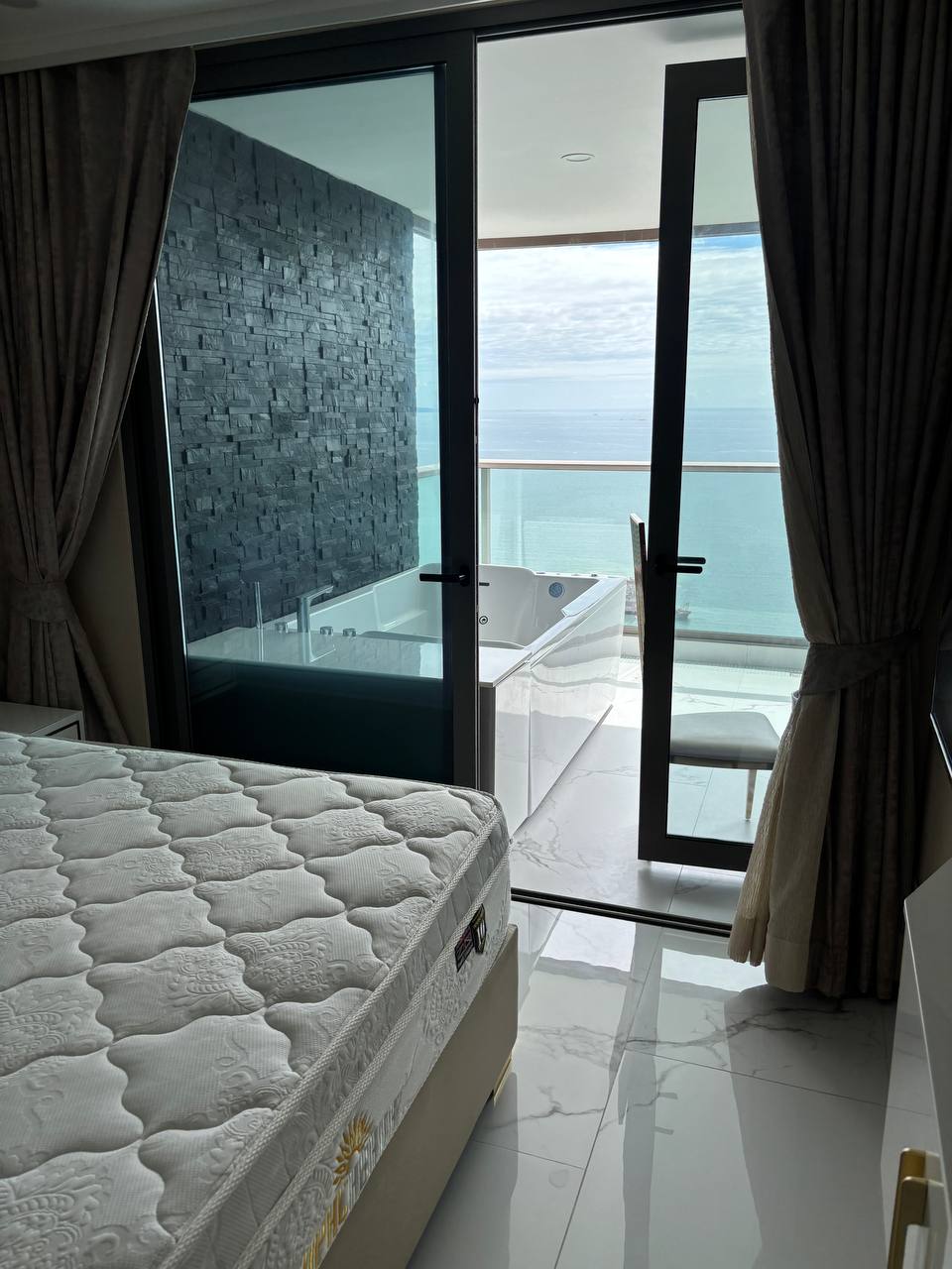 Аренда шикарной квартиры на берегу моря