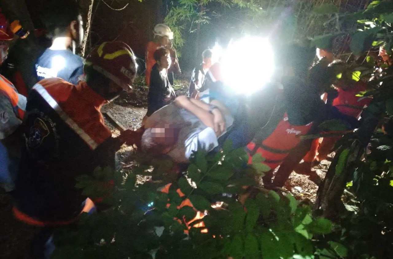 Турист выжил после падения с водопада