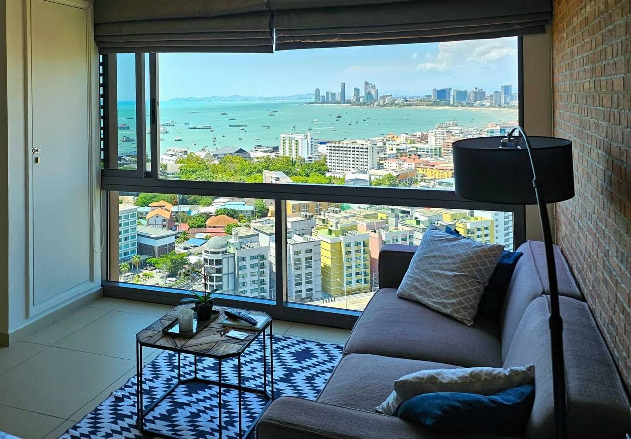 Аренда студии с видом на море