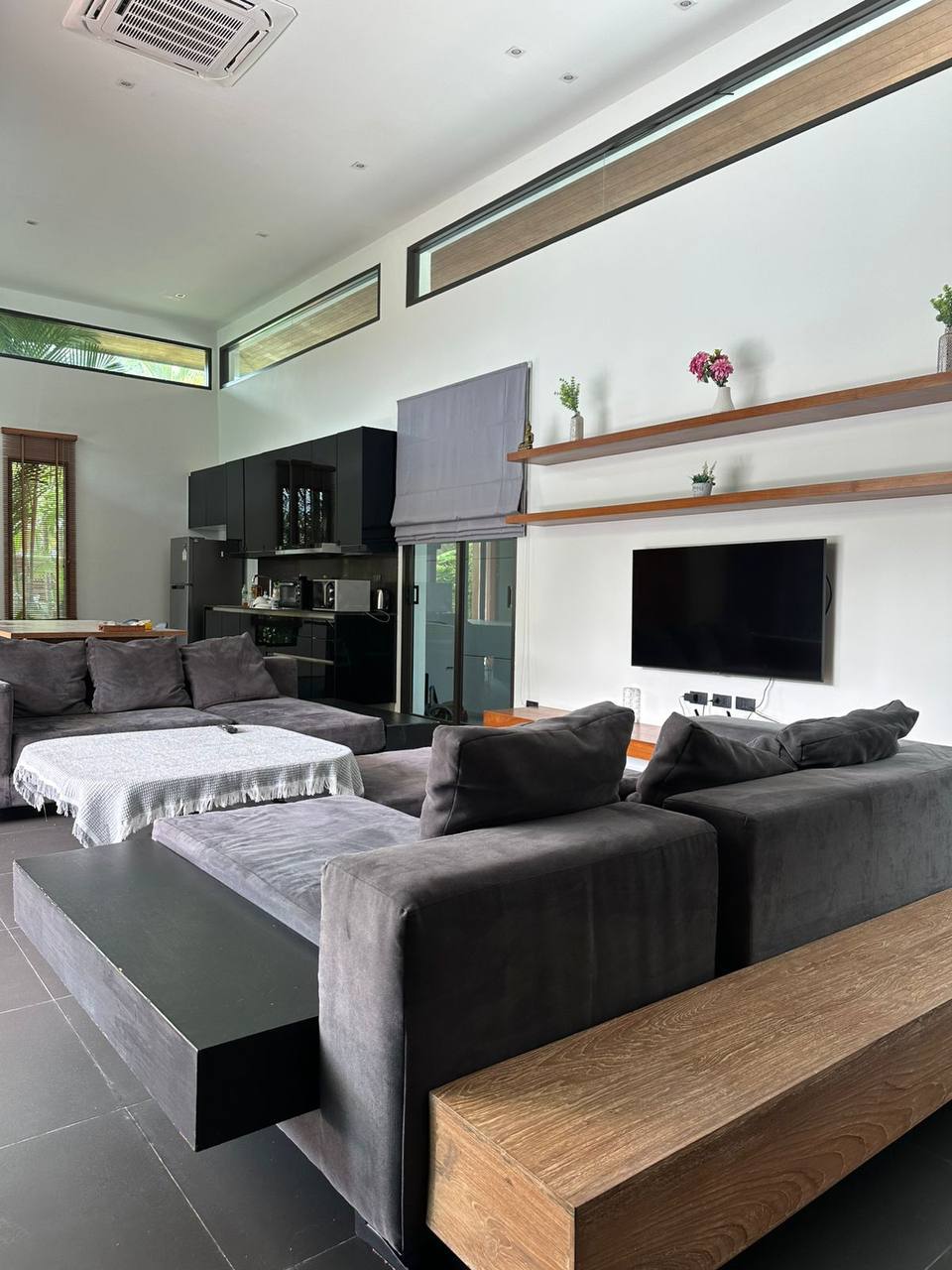 Аренда и продажа виллы на Камале