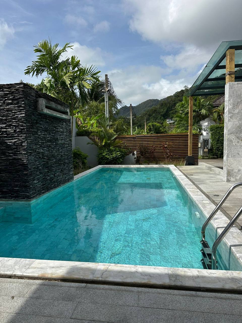 Аренда и продажа виллы на Камале