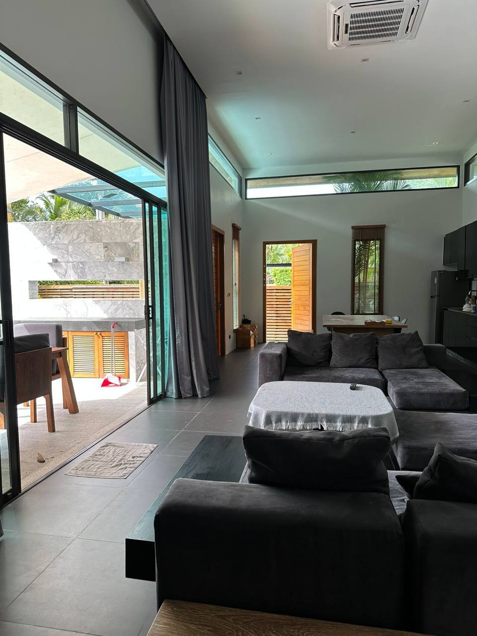 Аренда и продажа виллы на Камале