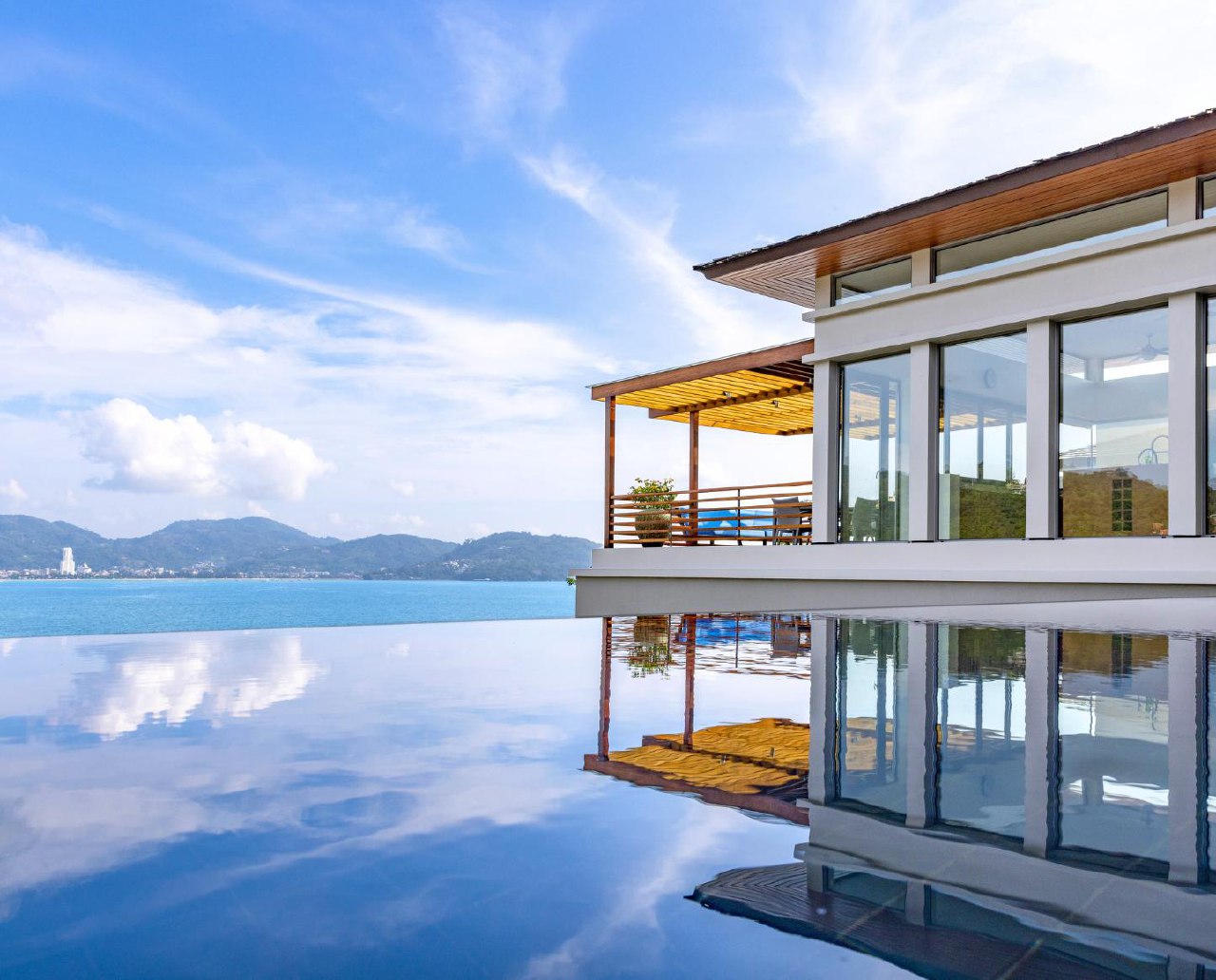 Аренда виллы в Камале с видом на море