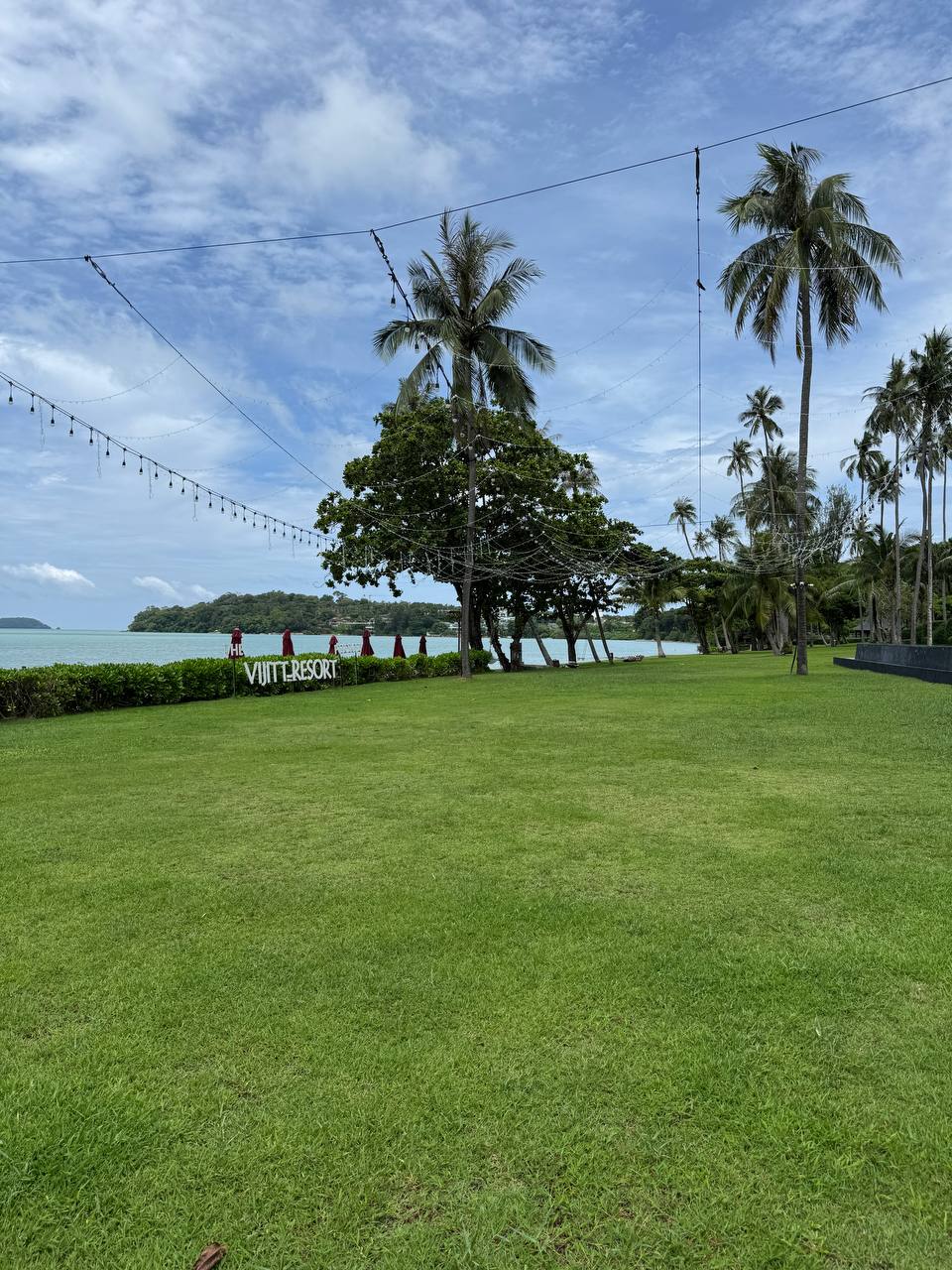 Ресторан на берегу моря с тайской кухней