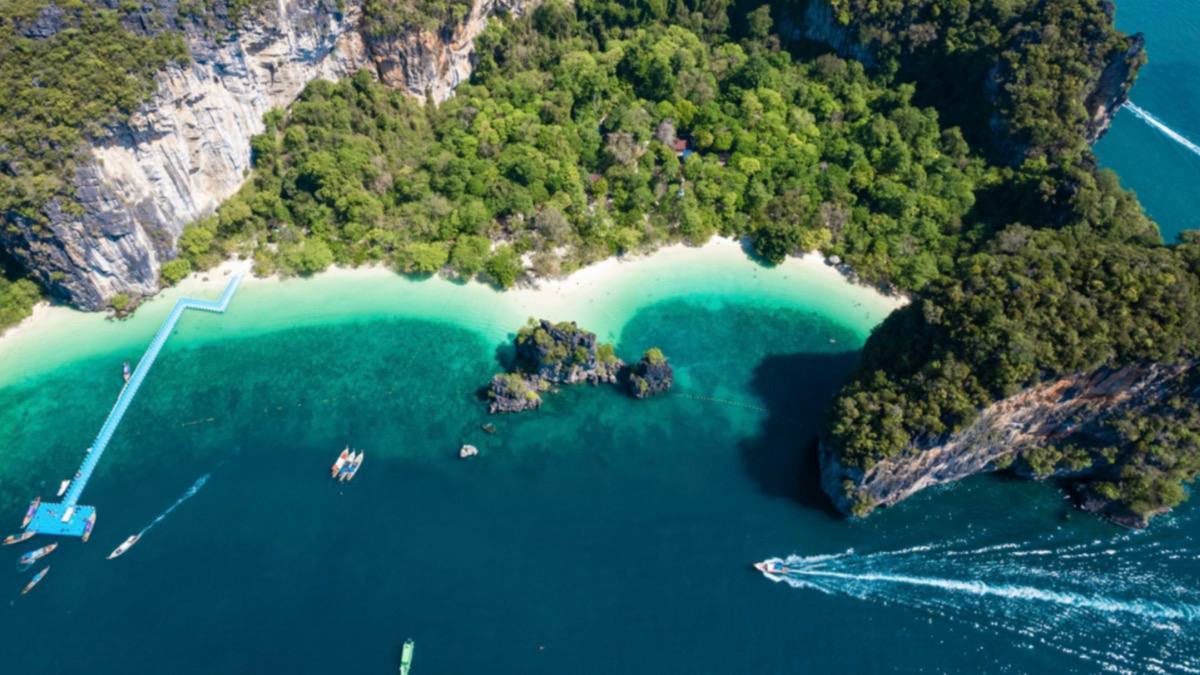 Экскурсии и консультации на острове