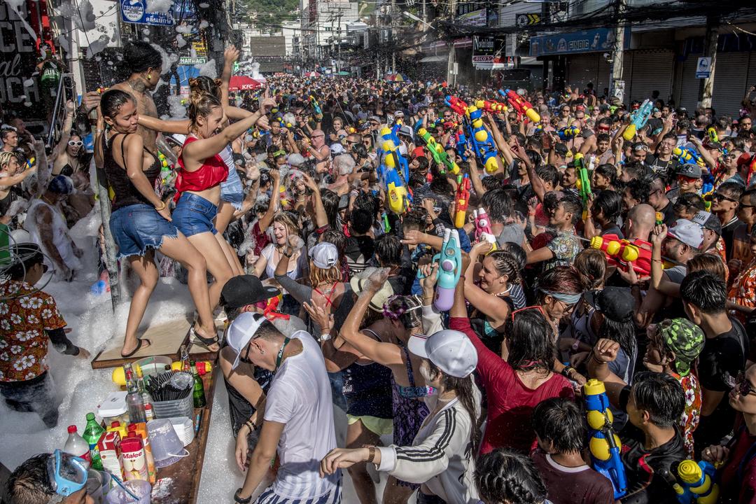 Сонгкран на Пхукете: Водный Новый Год