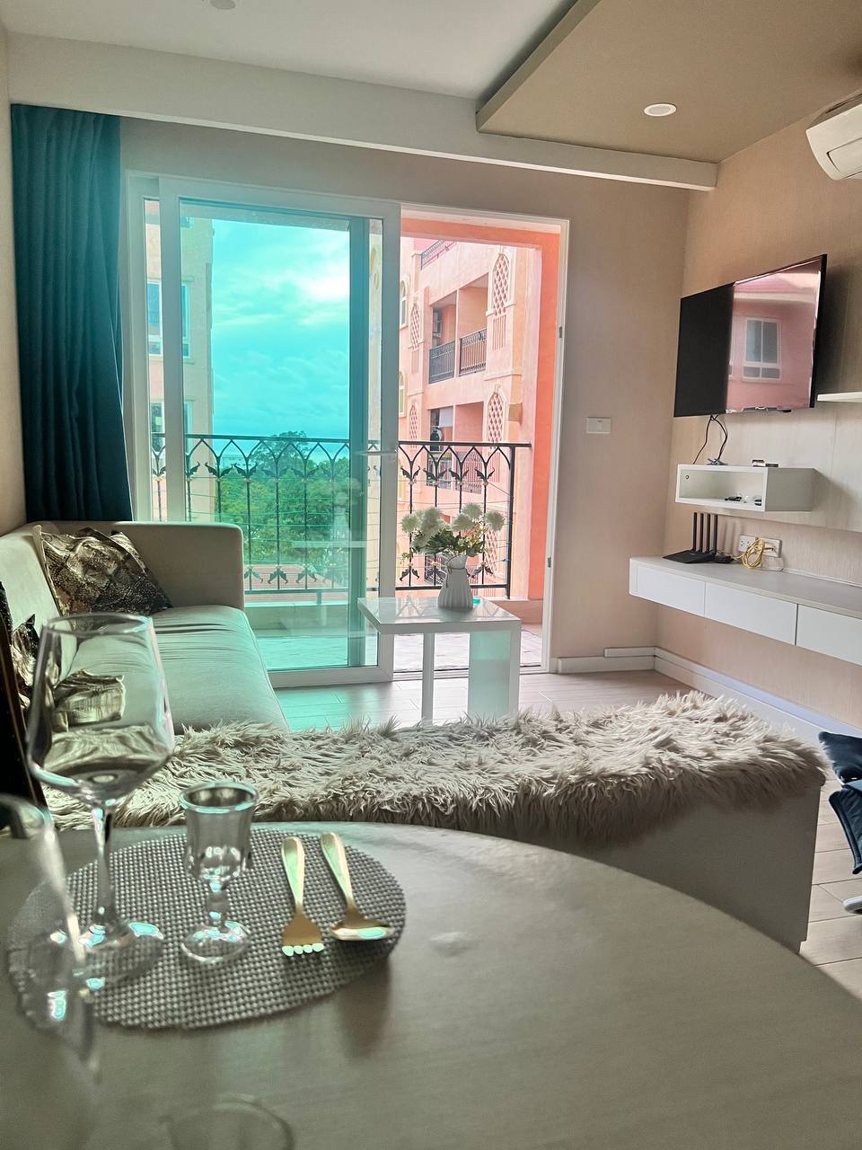 Аренда стильной квартиры с видом на море