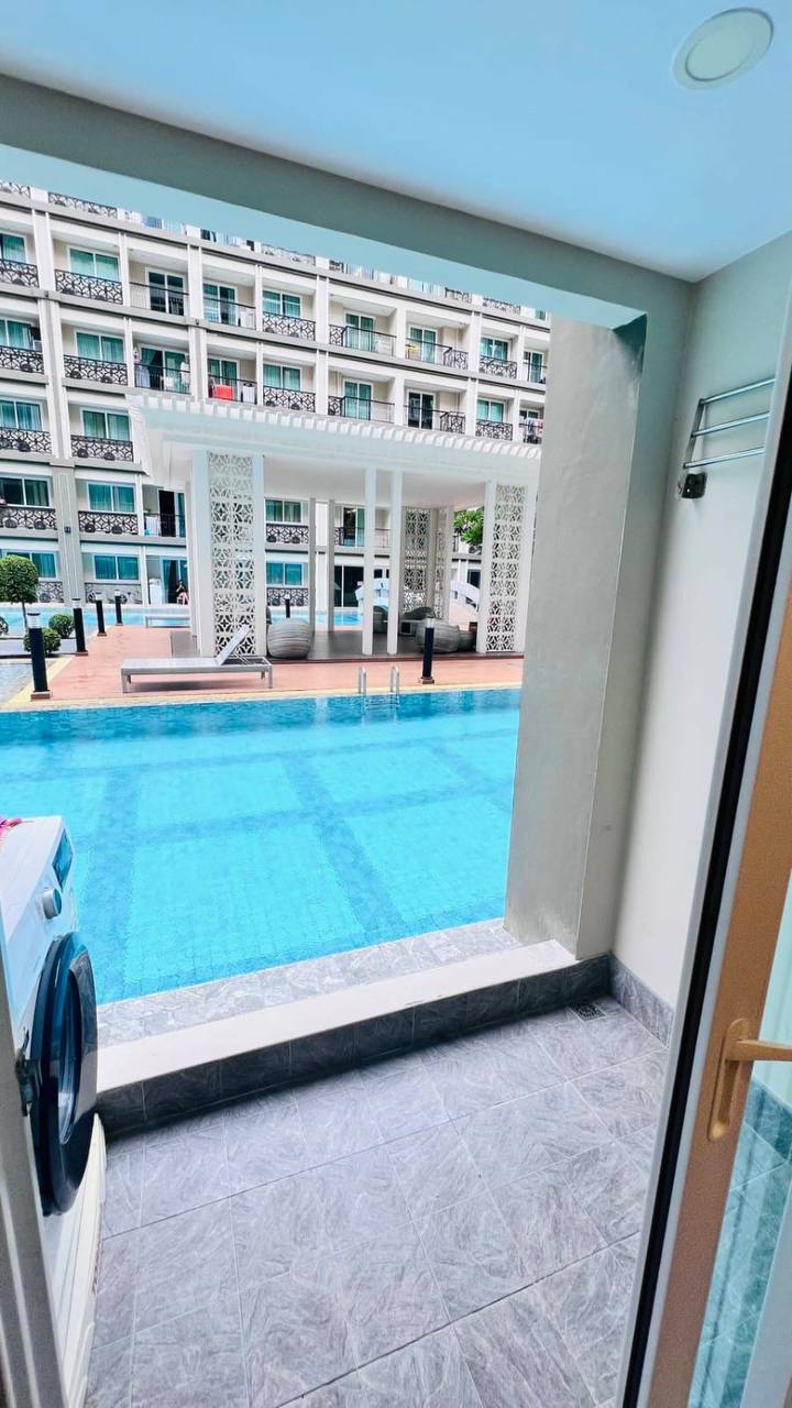 Аренда квартиры с выходом к бассейну