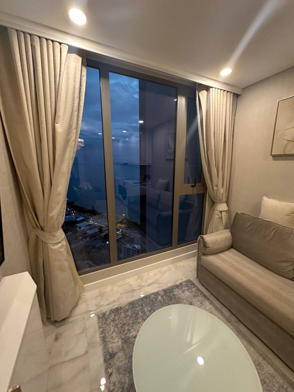 Премиум-кондо на первой линии моря