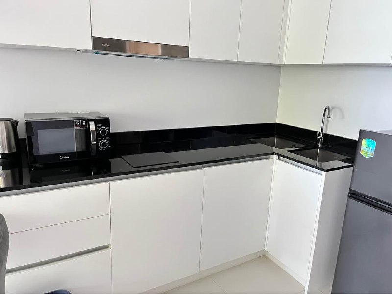 Современная студия с видом на море