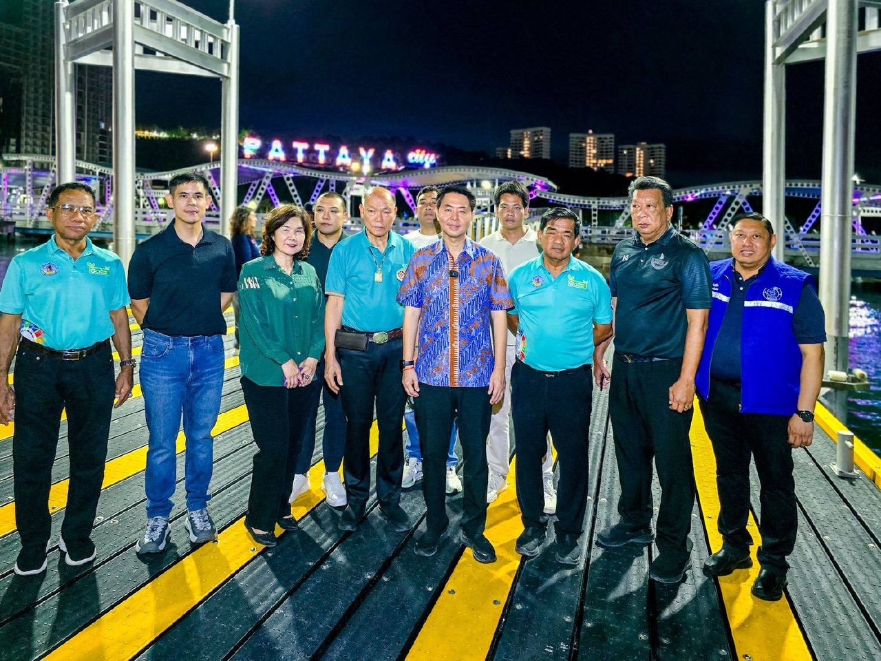 Новая система освещения на пирсе Бали Хай