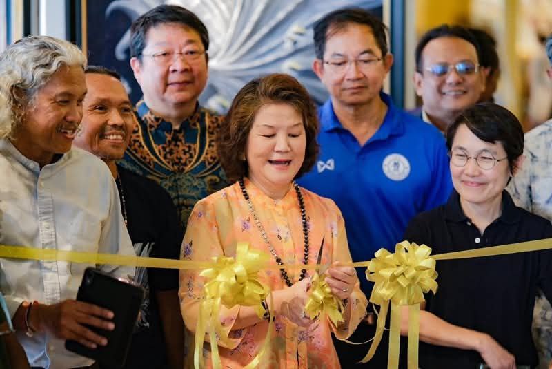 Открытие художественной выставки в Пхукете