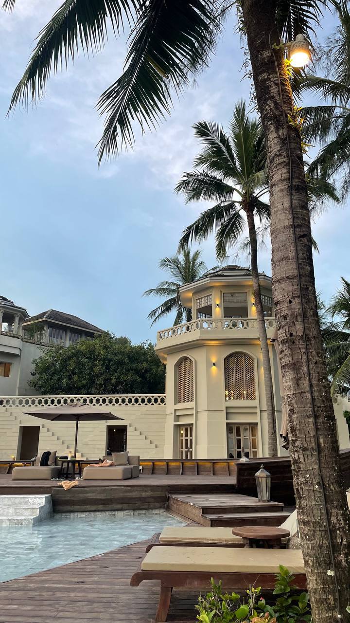 Резорт на берегу моря с активностями