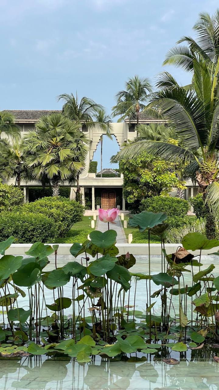 Резорт на берегу моря с активностями