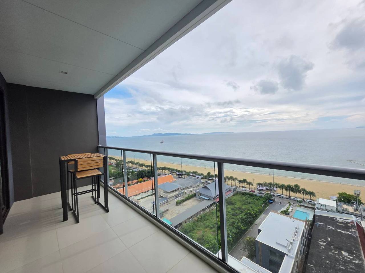 Аренда премиального кондо на первой линии