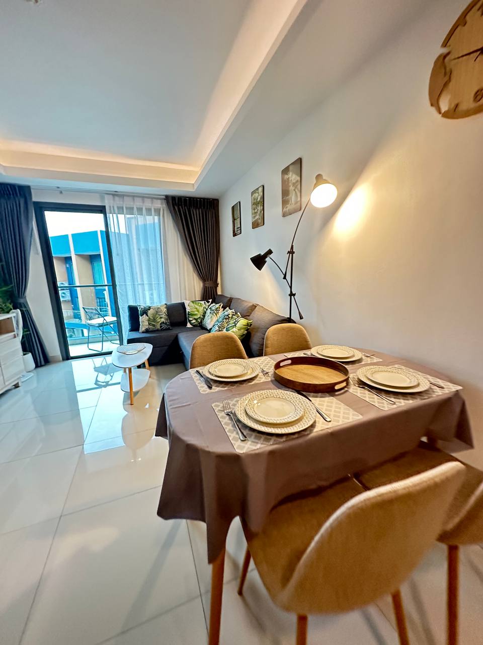 Современная квартира у моря