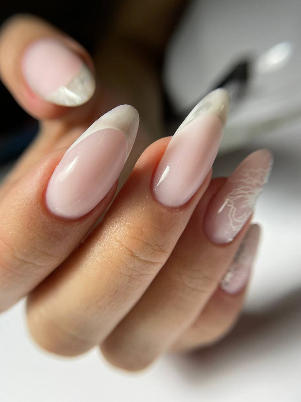 Мастер маникюра и педикюра