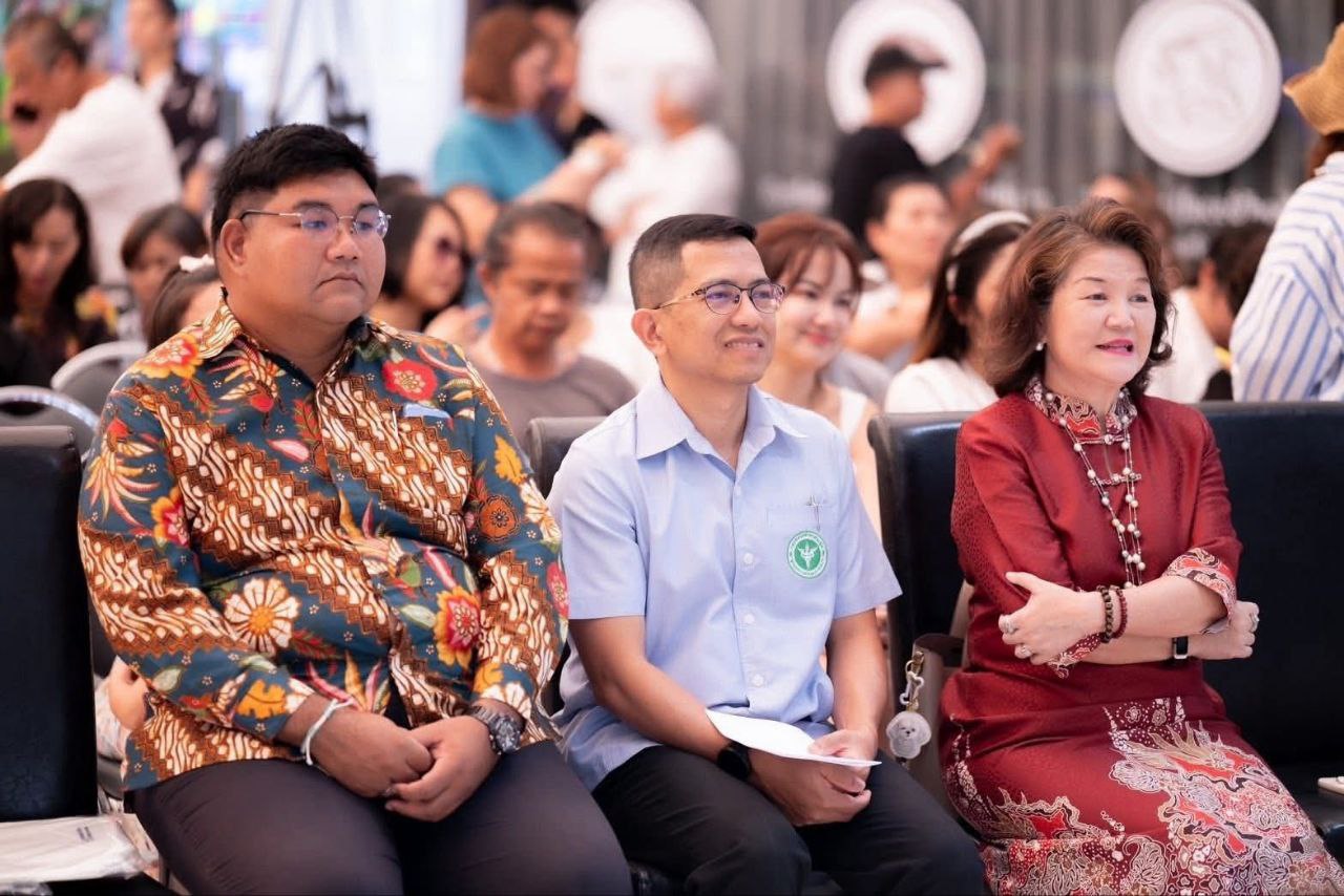 Выставка искусства на Пхукете