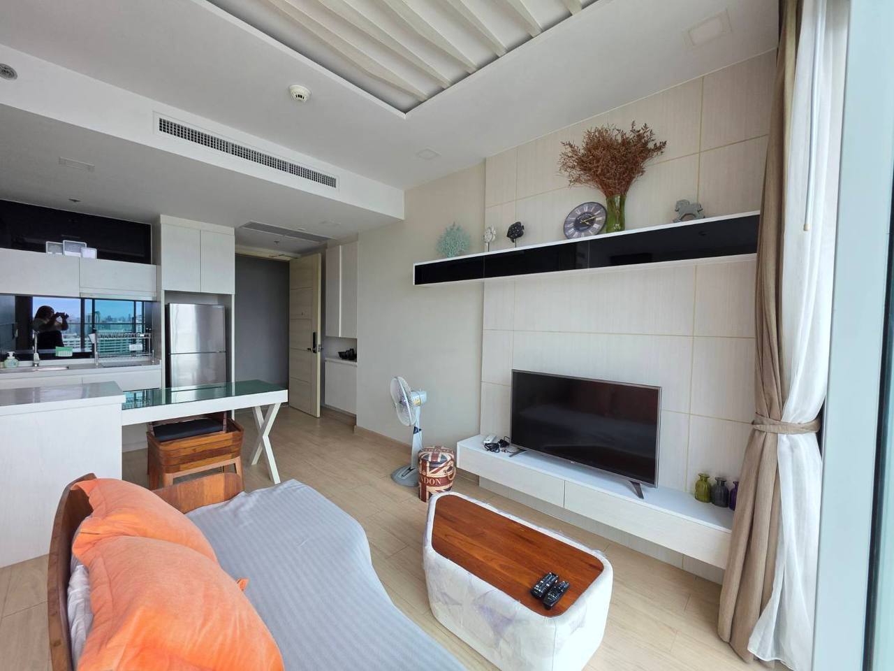 Современный кондоминиум на море