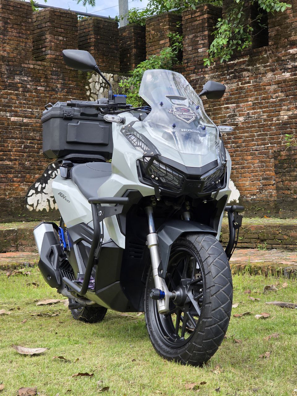 Аренда автомобилей и мотоциклов