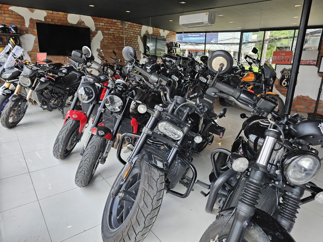 Аренда автомобилей и мотоциклов