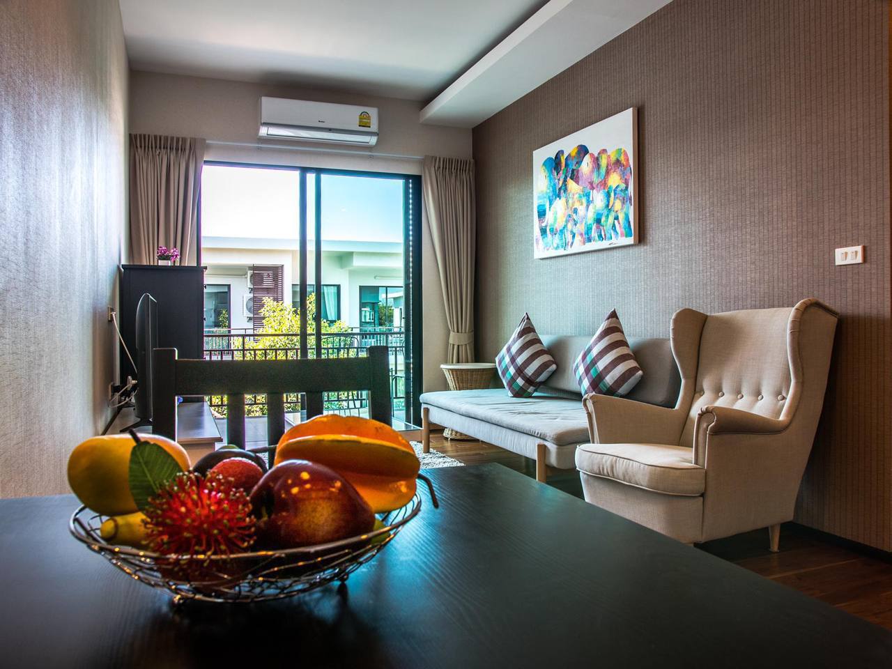 Аренда еврооднушки на набережной