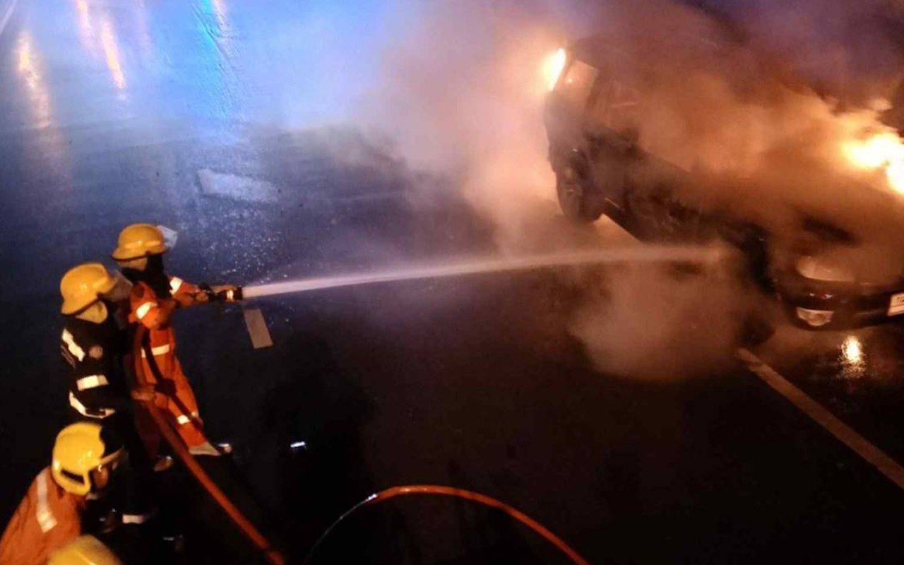 Иностранец пострадал при возгорании автомобиля