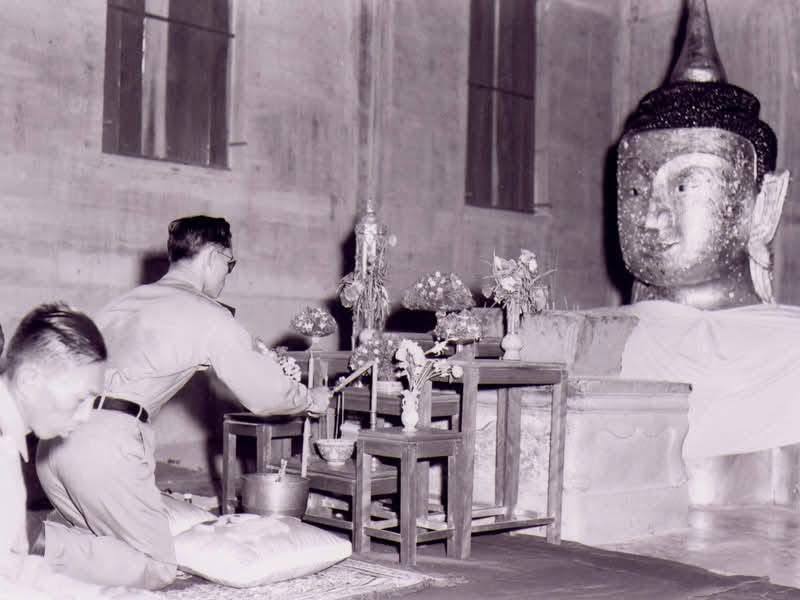 Визит короля Рамы в храм Ват Пхра Тонг