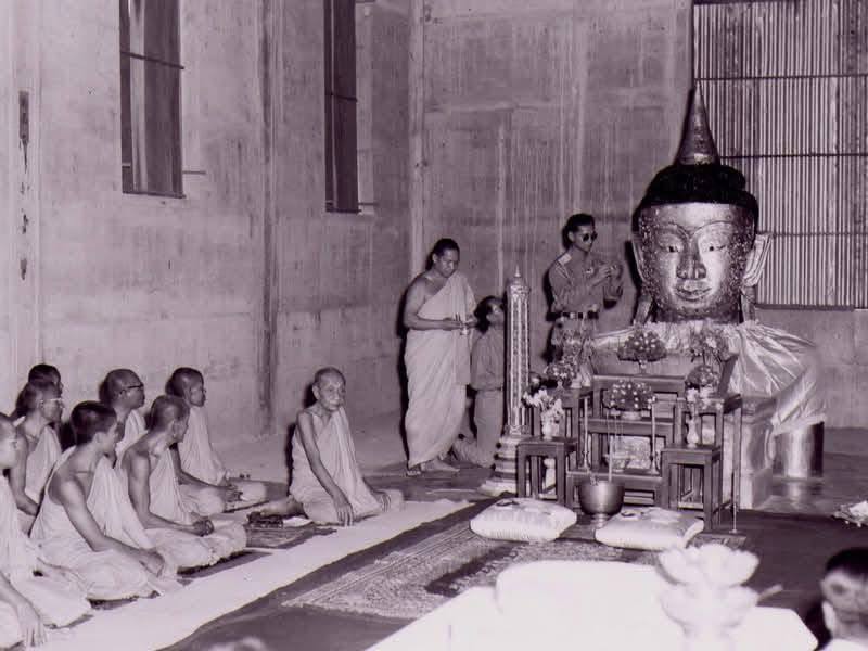 Визит короля Рамы в храм Ват Пхра Тонг